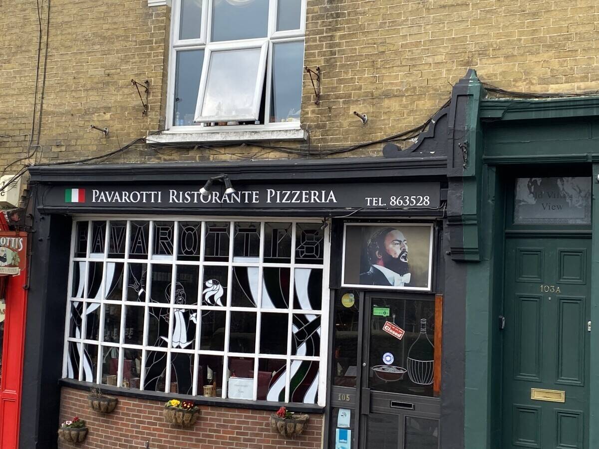 Italian restaurant + flat in a prime location