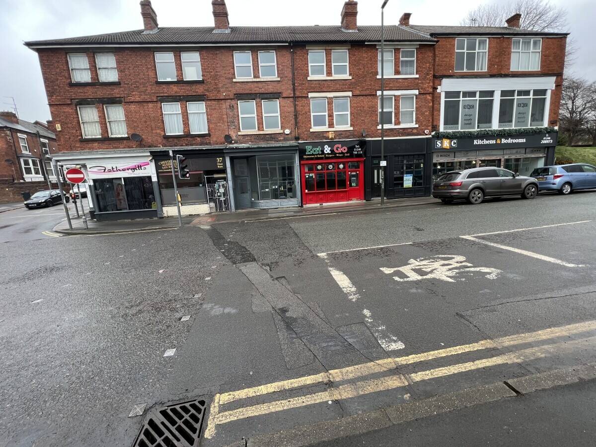 Cafe for sale with potential for alternative use Photo 1