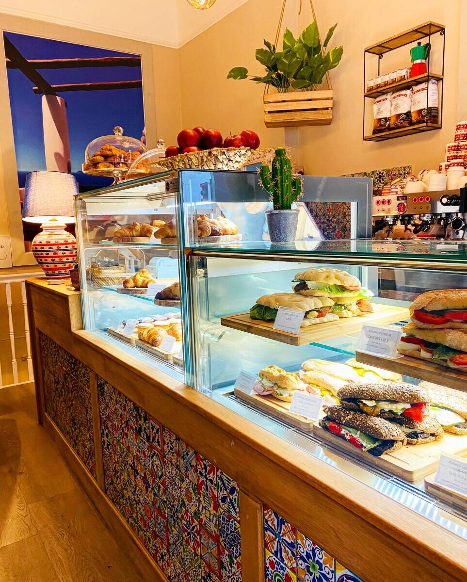 Traditional Italian coffee bar for sale Photo 1