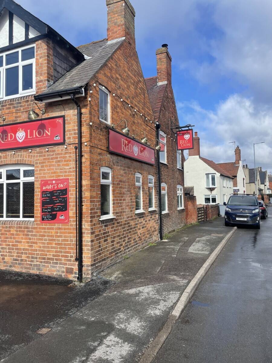 The red lion inn public house 
