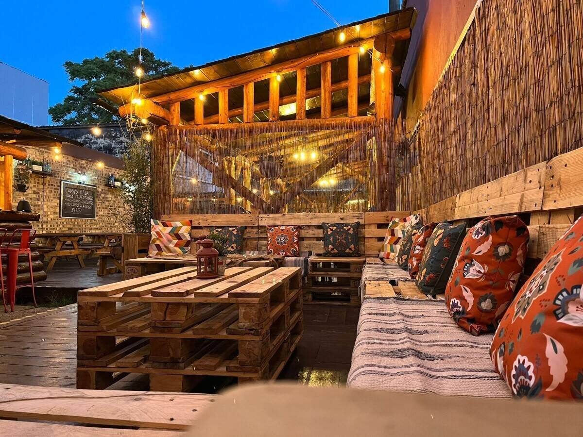 Italian Restaurant with large garden for sale in Forest hill, South East London