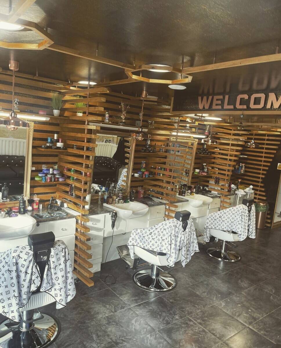 Fitted Barber shop for sale in Wood Green London Photo 1