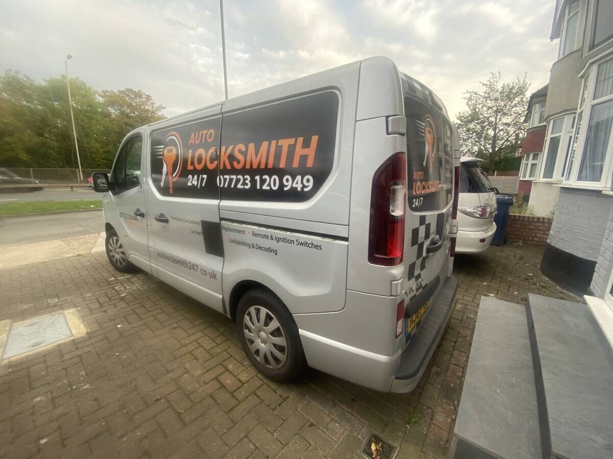 Fully Equipped Auto locksmith for sale Photo 2