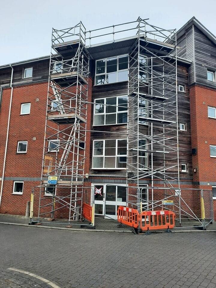SCAFFOLD TOWER HIRE & ERECTION CONTRACTOR IN HAMPSHIRE Photo 1