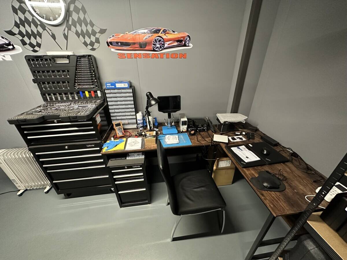 Auto keys, modules programming and tuning fully equipped  Photo 2