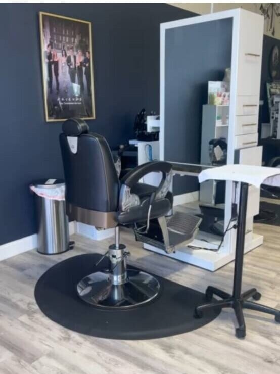 Hair salon for sale in Malden, Massachusetts, good deal for business. Photo 1