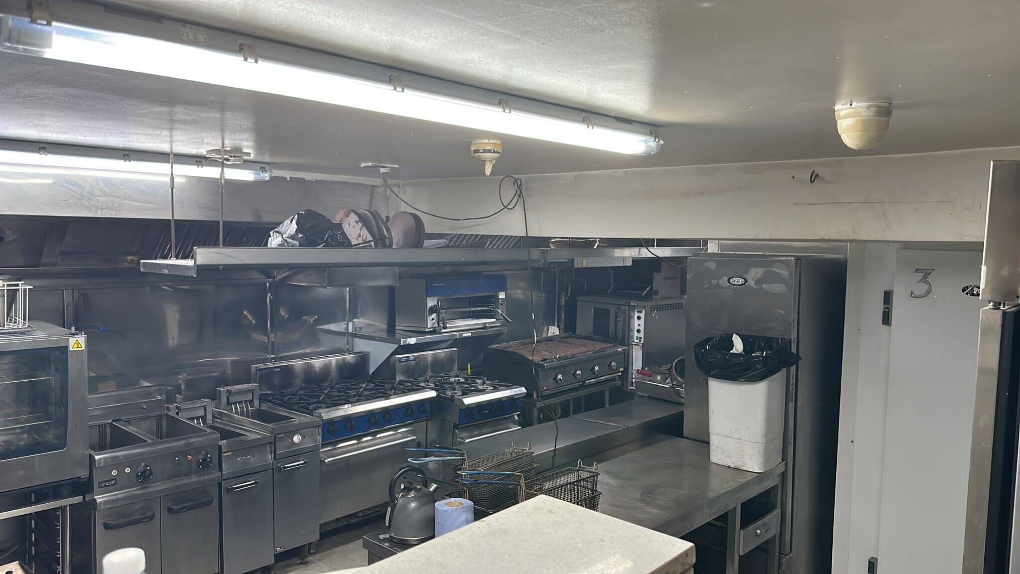 Busy Restaurant With Spacious  Basement for sale in a great location Photo 2