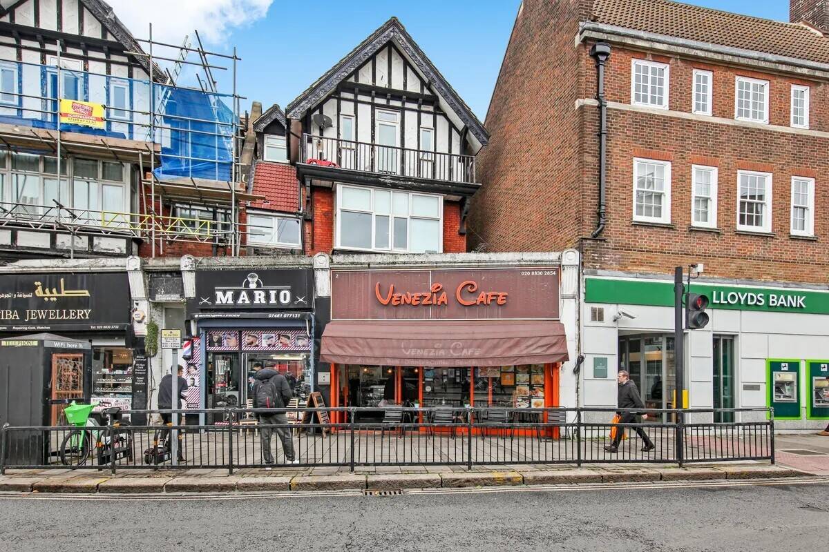 Established Cafe located on the bustling Willesden High Road. Established Cafe located on the bustling Willesden High Road.