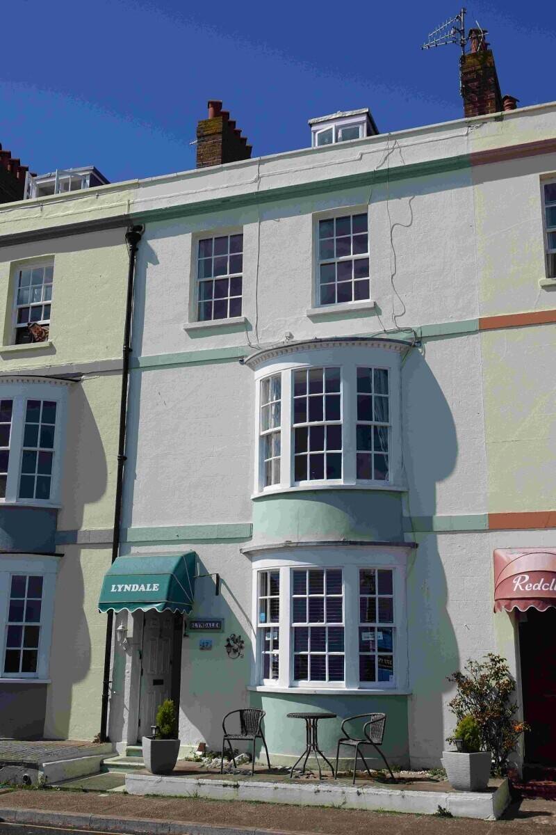 Superb Guest House right on the Beach Photo 1