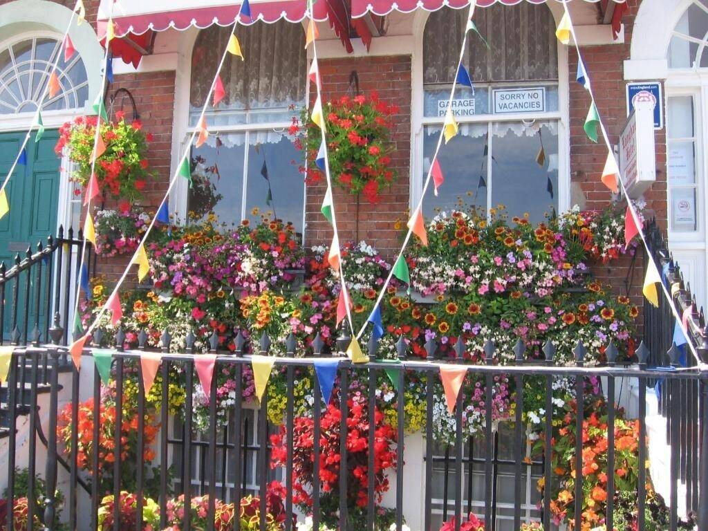 Lucrative Traditional Small Hotel with Sea Views Weymouth Photo 1