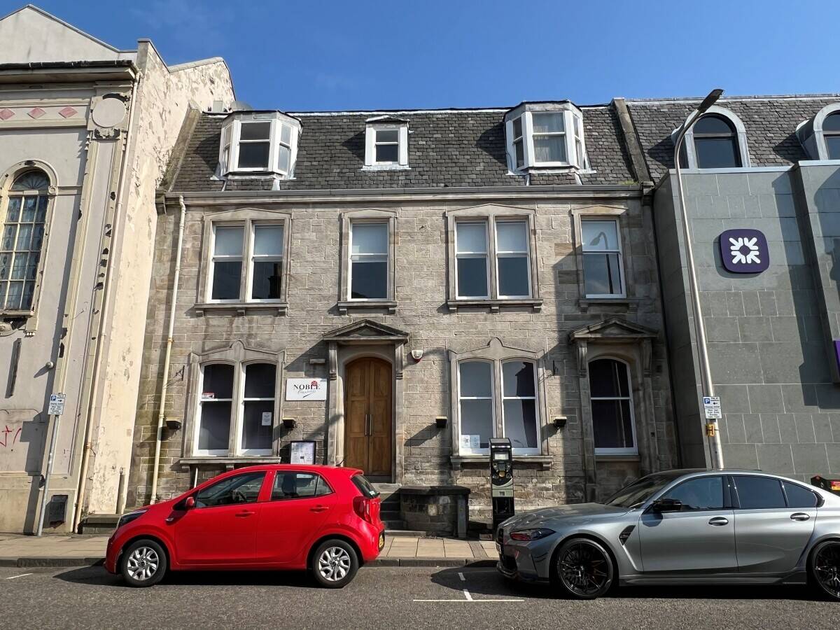 An excellent freehold investment opportunity in Dunfermline city centre (ref 1669)