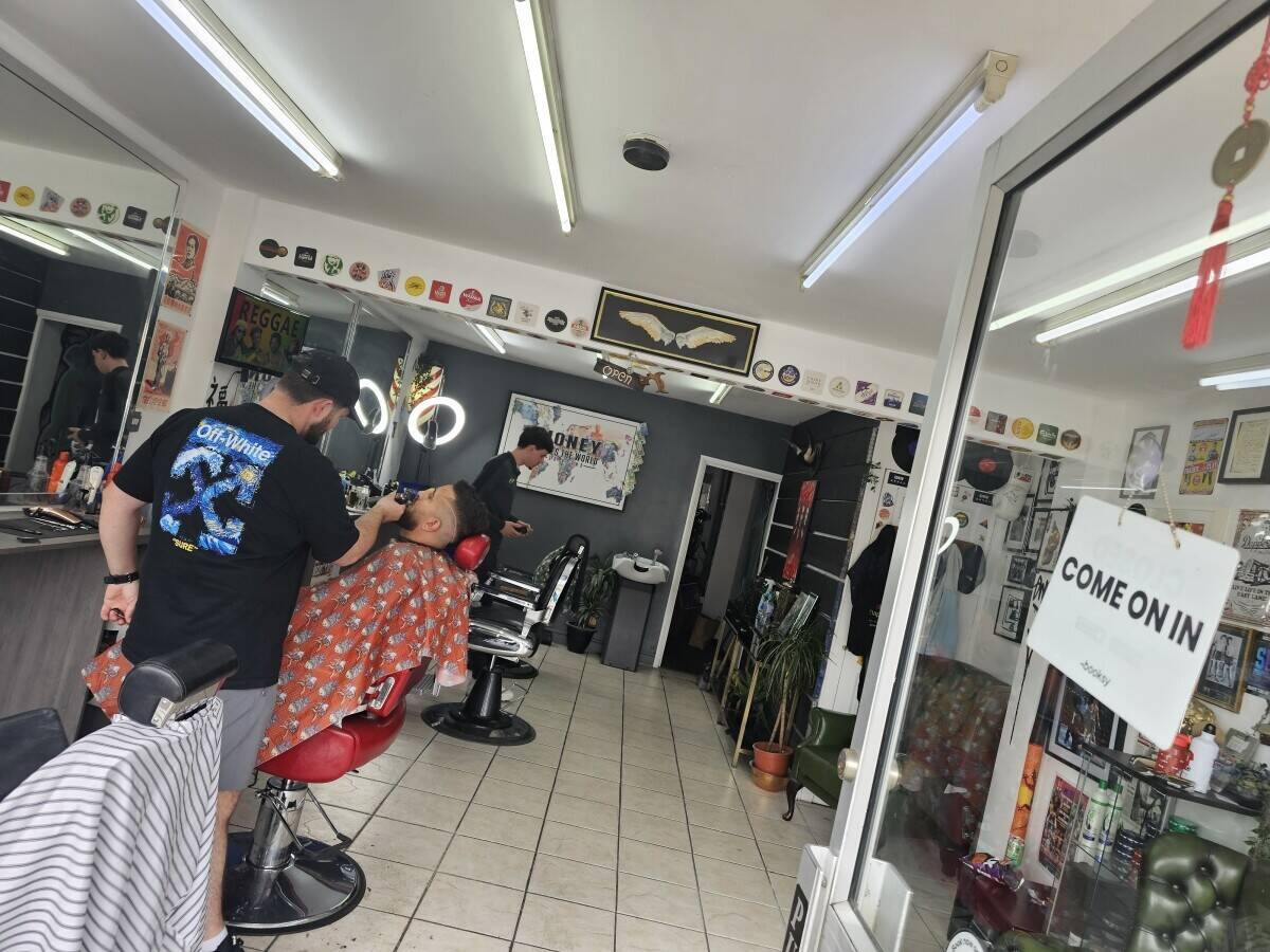 Busy barbershop in Swindon  Photo 1
