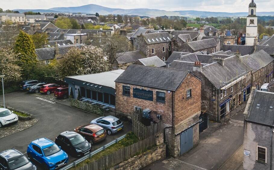 60 Cover Attractive Town Centre Restaurant & 40 Cover Separate Bar