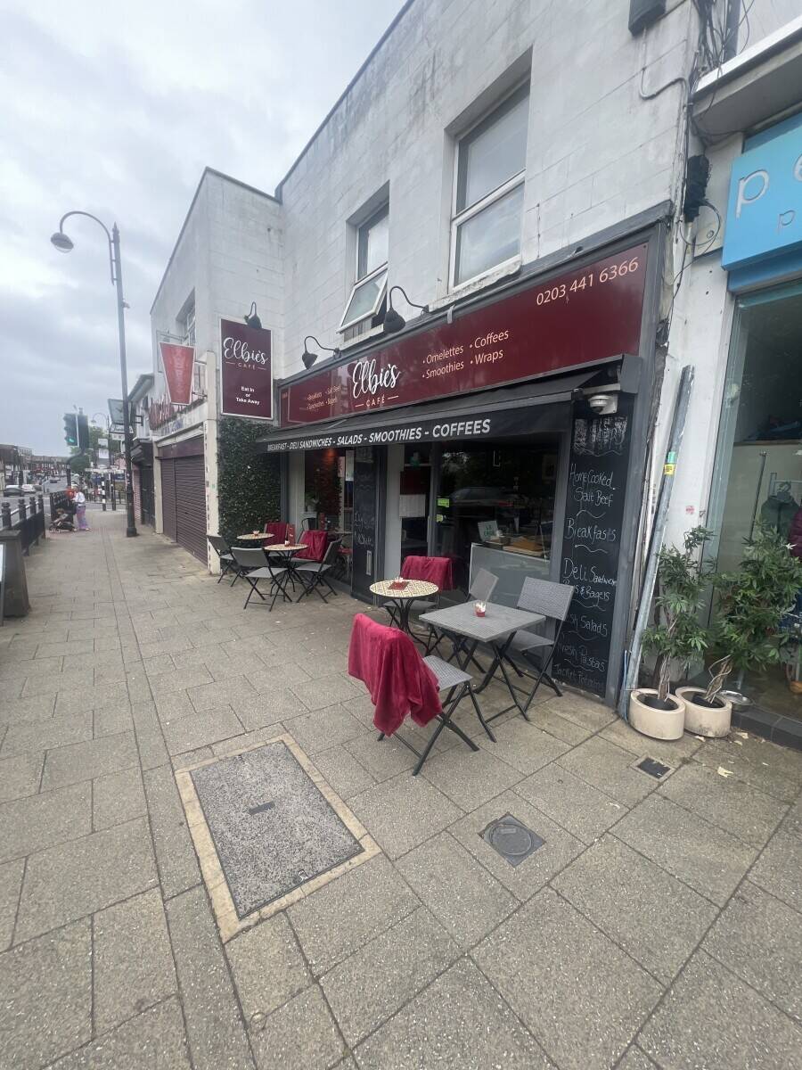 Cafe for Sale Loughton Essex Photo 1