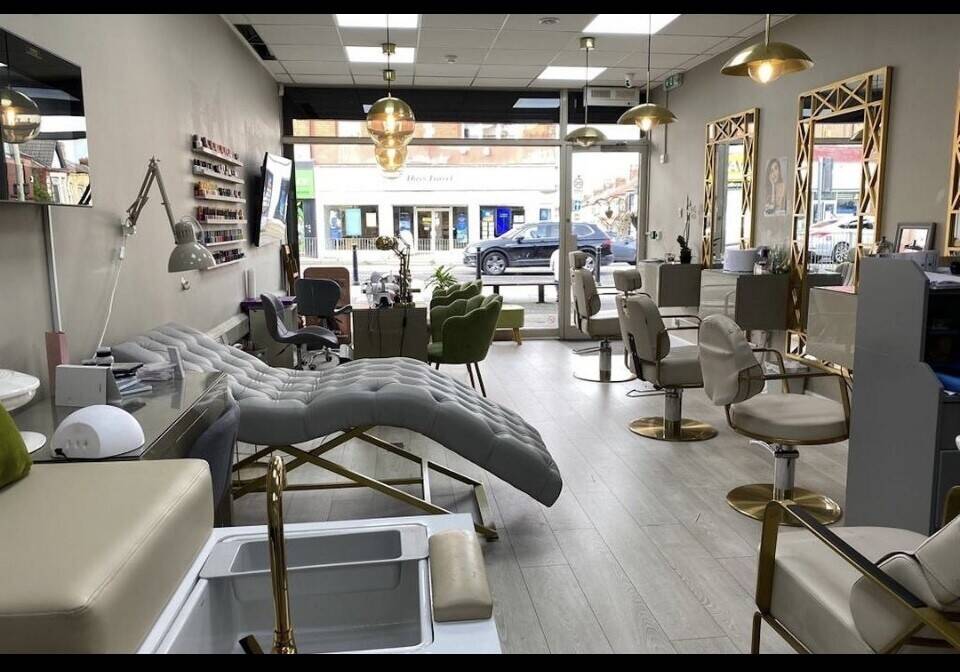 Hair and beauty salon for sale in OLDSWAN, Liverpool 