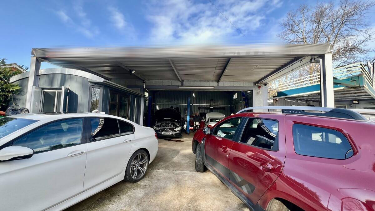 🔥 Step Up to Ownership: Partner/Manager Wanted for Hampshire MOT Station Photo 2