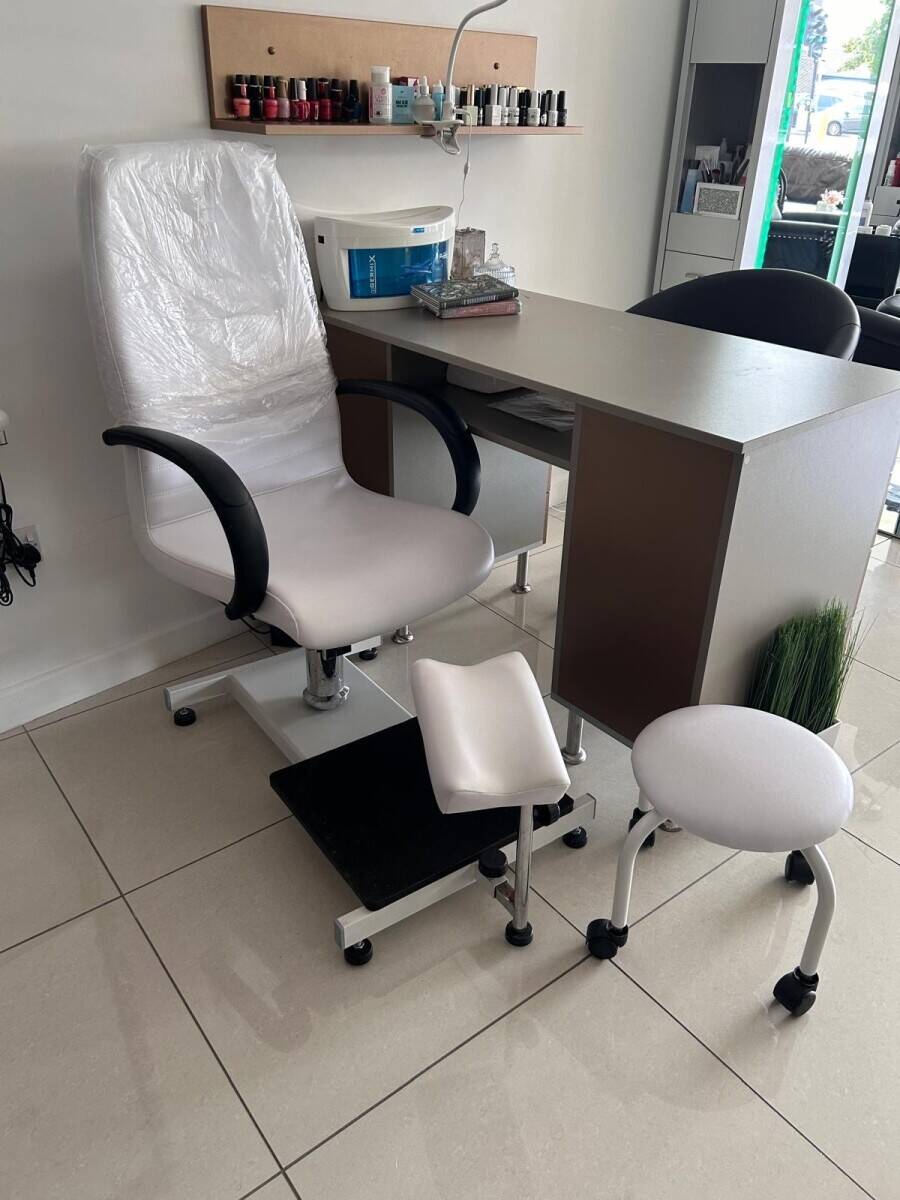 Hairdressers salon for sale