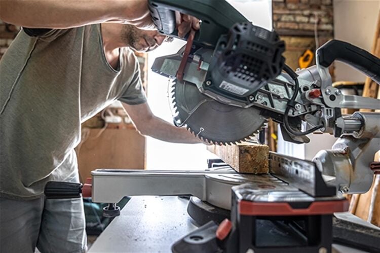 WELL-ESTABLISHED SAW BLADE SHARPENING AND REGRINDING SPECIALISTS