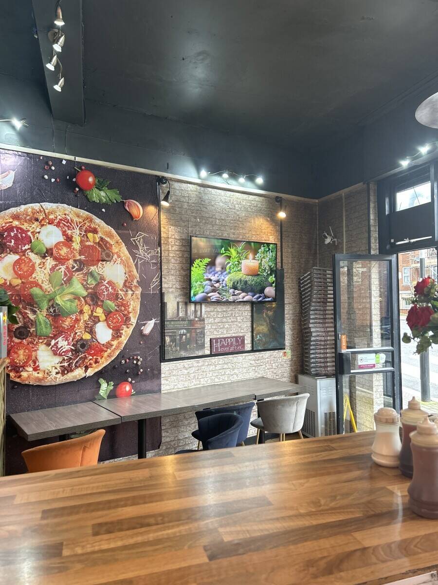 Established takeaway for sale in Barnet London Pizza Kebab Burgers Photo 1