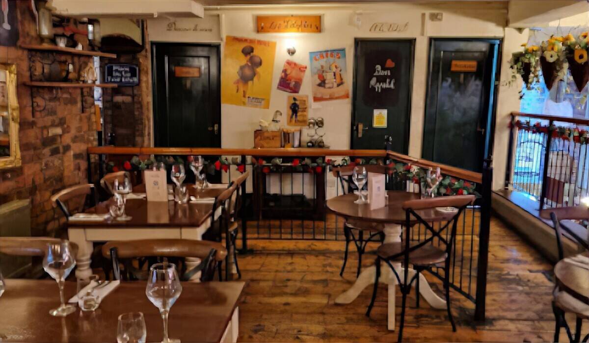 NEW TO MARKET PROPERTY  - Bistrot Pierre Restaurant Photo 1