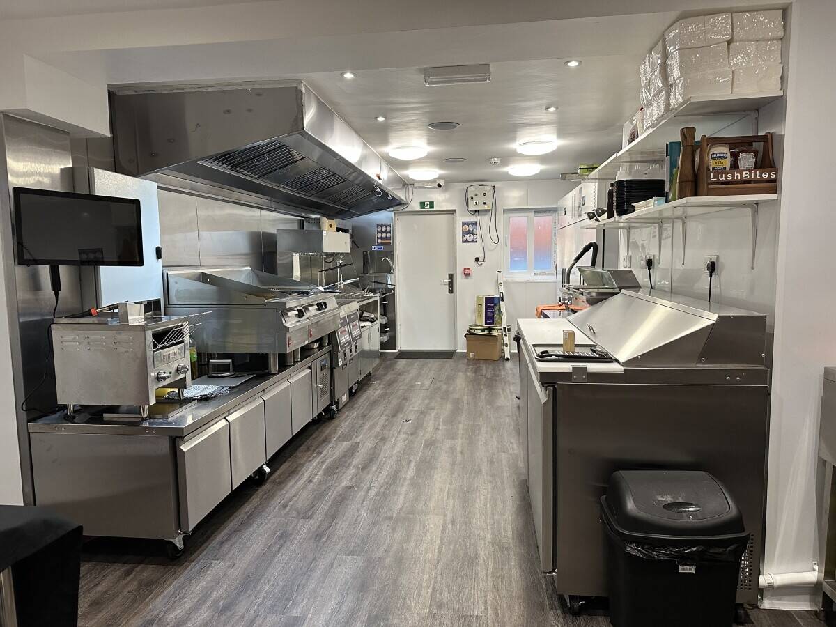 A3/A5 Portsmouth burger/wings/fries  *&pound;25 per day rent