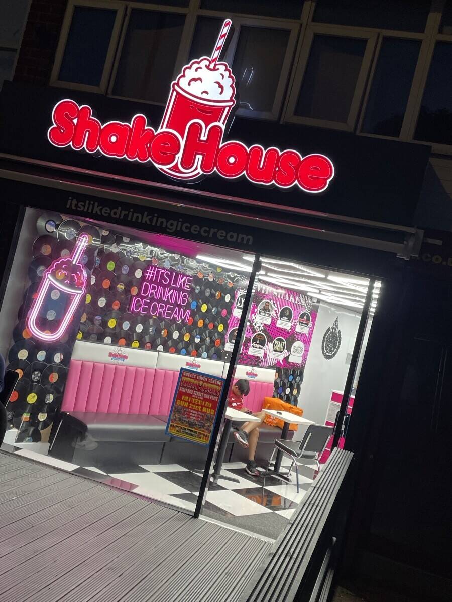 Dessert shop for sale in Dudley 