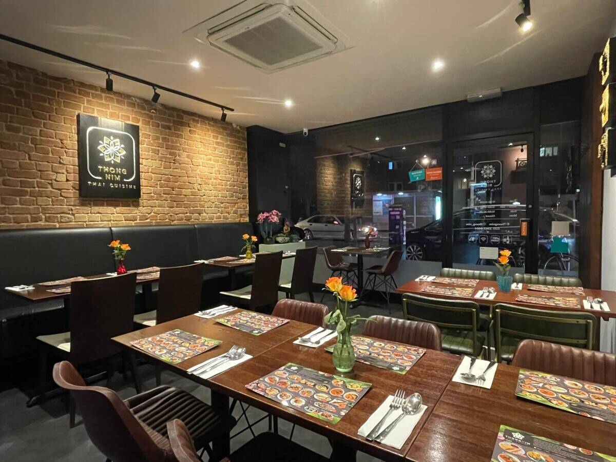 Restaurant for Sale in South Wimbledon, London Photo 1
