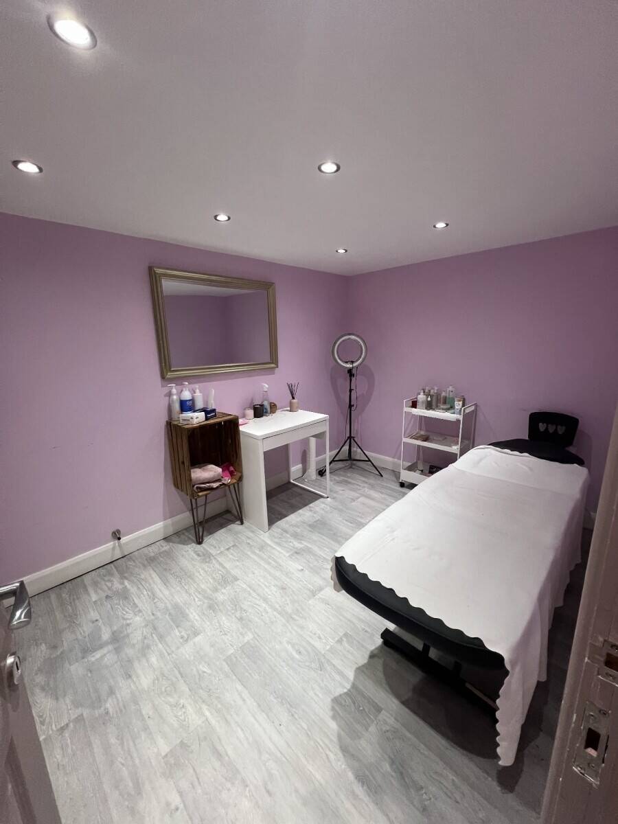 Hair, Beauty and Nail salon Photo 2