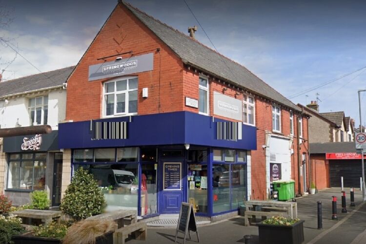 Health & Beauty Salon in Saint Helens, Merseyside with Strong Client