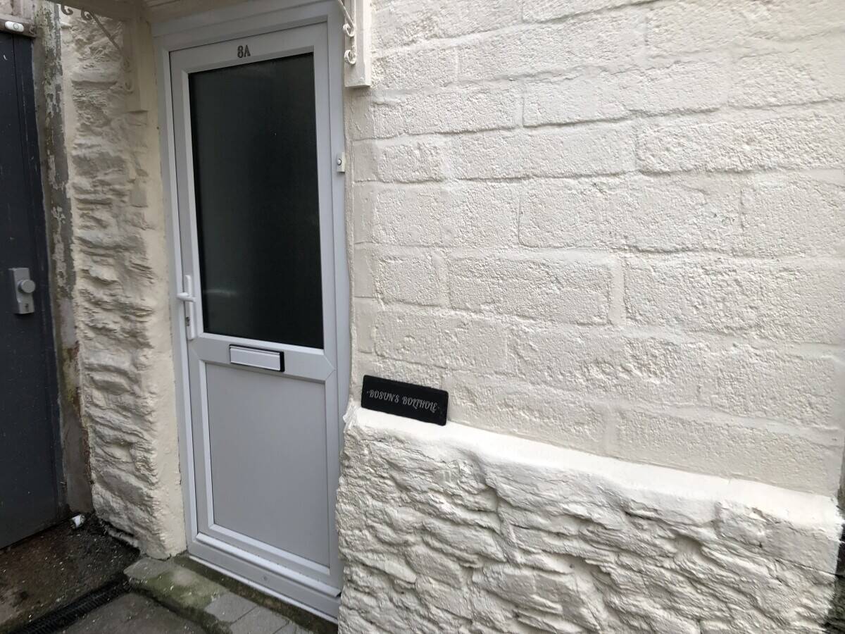 CORNWALL   SHOP  +  SELF CONTAINED FLAT OVER