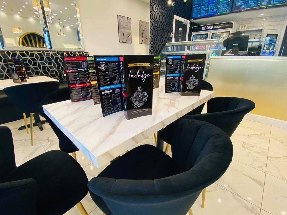 Well Established Fully Fitted Dessert & Coffee Shop in Prime Town Centre Location / alcohol licence Photo 2