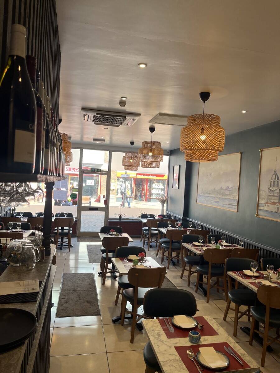Turkish restaurant for sale in Burgess Hill Photo 1