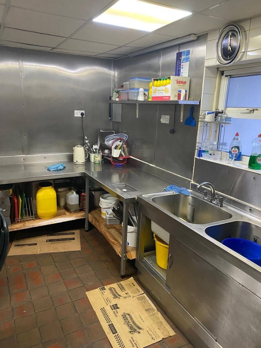 Kebab shop est 1994 Photo 2