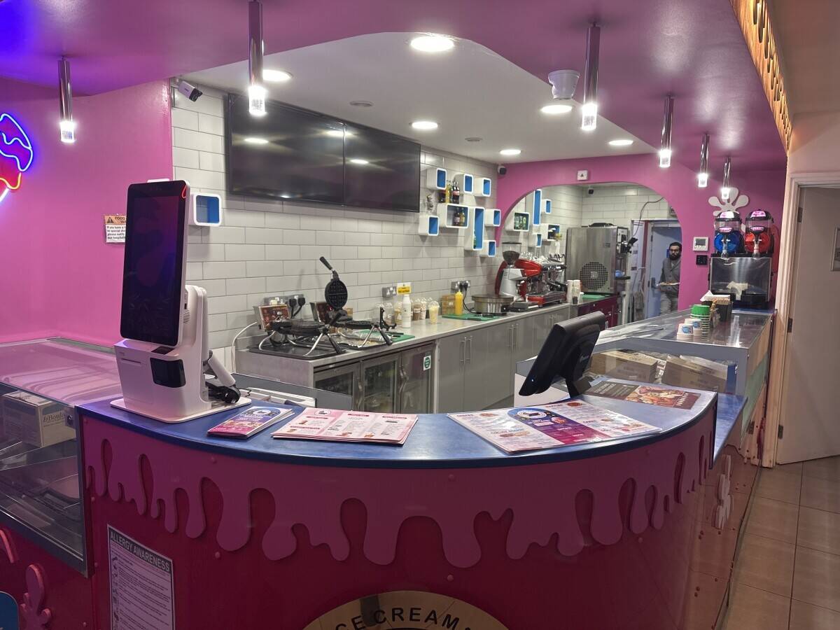 Dessert shop in a prime location