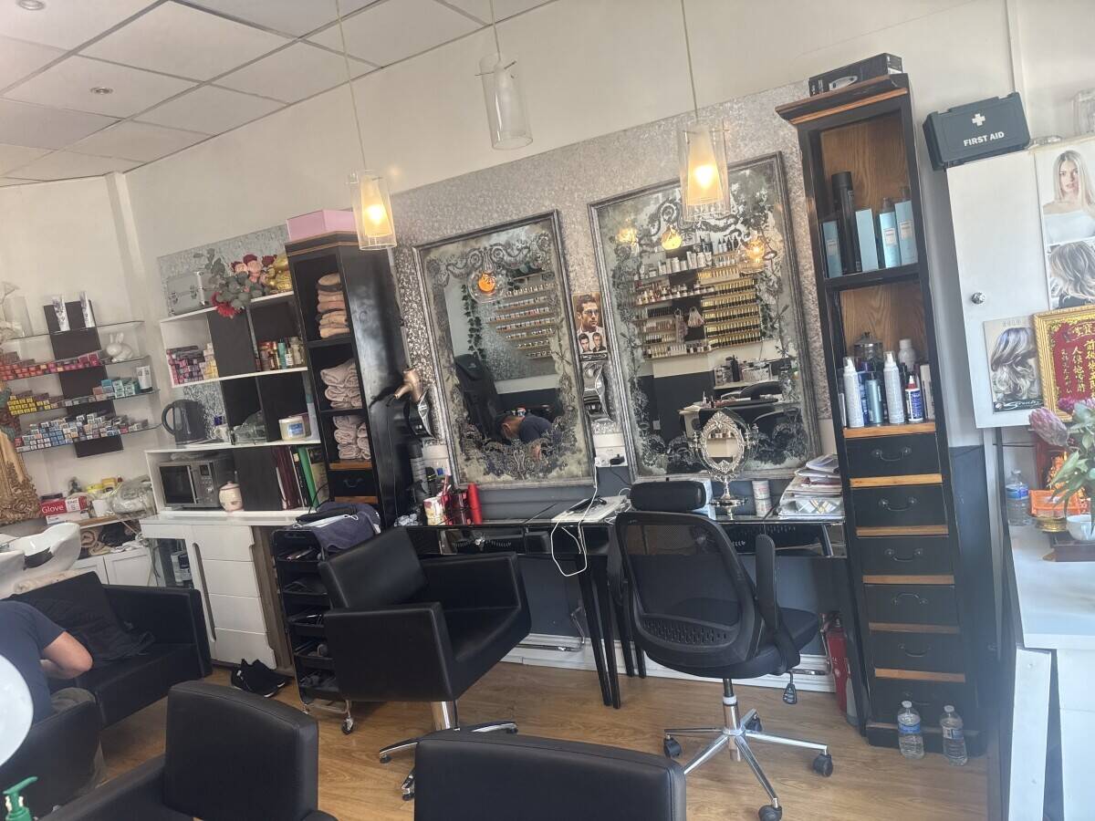 Hair & nail salon for sale
