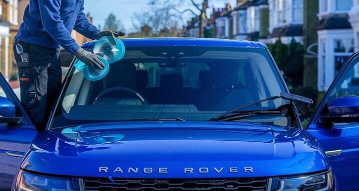 Auto Glass Fitting Service & Emergency Response Unit