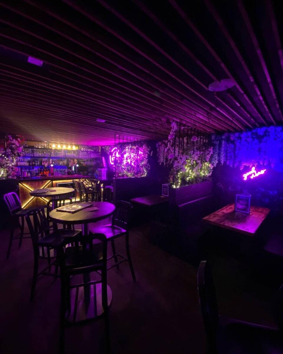 Cocktail bar