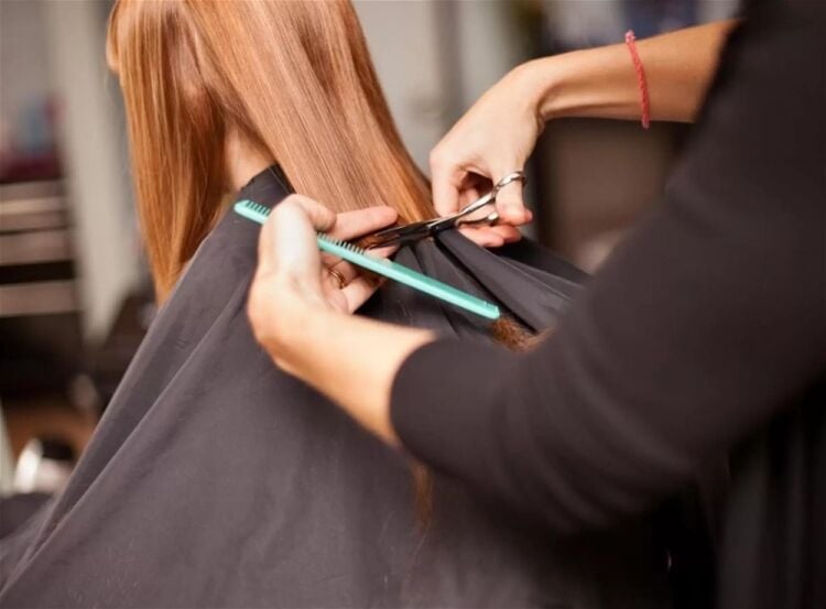 Under Offer: ESTABLISHED STYLISH UNISEX HAIR & BEAUTY SALON IN NOTTINGHAM Under Offer: ESTABLISHED STYLISH UNISEX HAIR & BEAUTY SALON IN NOTTINGHAM