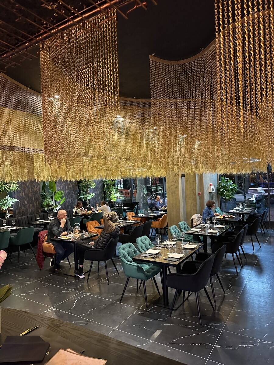 Beautiful 100-Seater Restaurant for Sale in North London – Ideal for Persian & Turkish Cuisine Photo 1