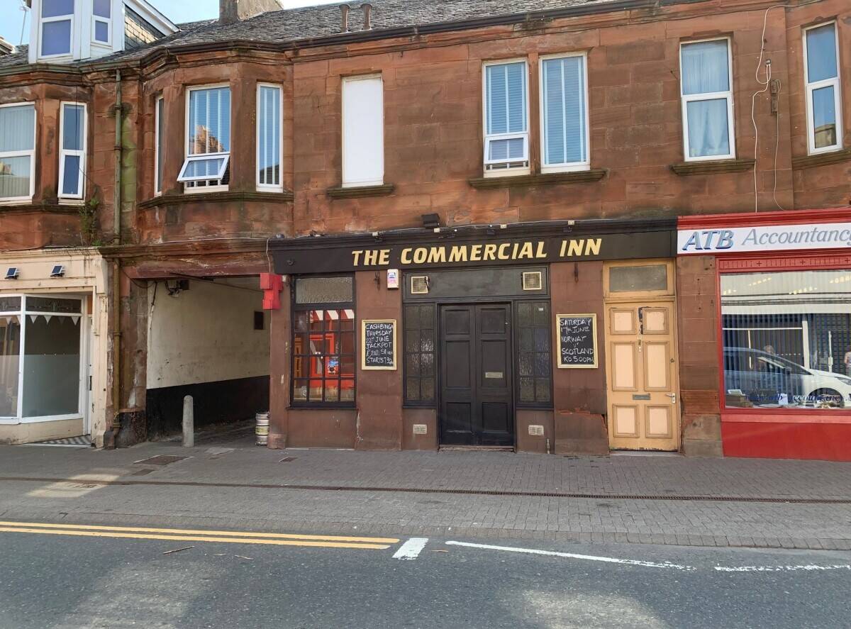 Commercial Inn, 123 Dalrymple Street, Girvan - Popular town centre public house Photo 1