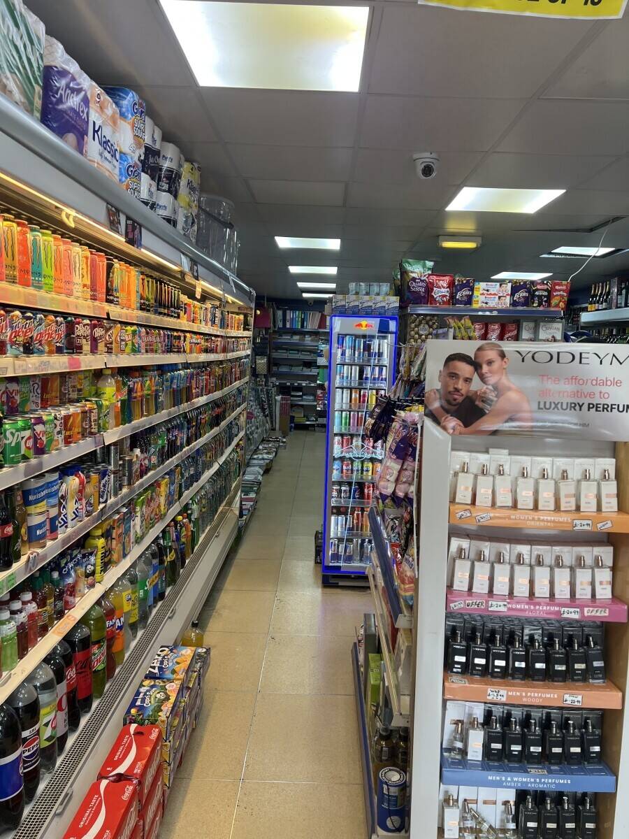 Off licence Convenience Store for sale in Chessington, London Photo 1
