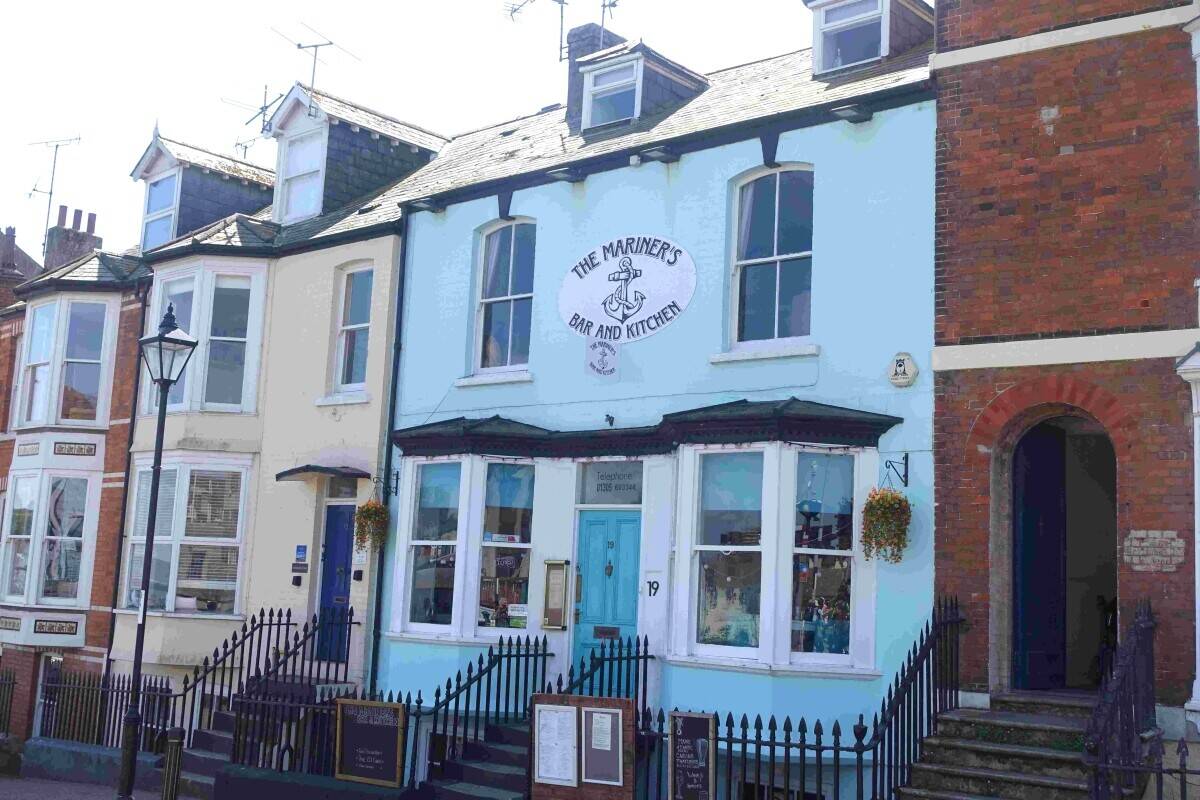 Prominent Harbourside Bar Restaurant Weymouth with Living Accommodation Photo 1