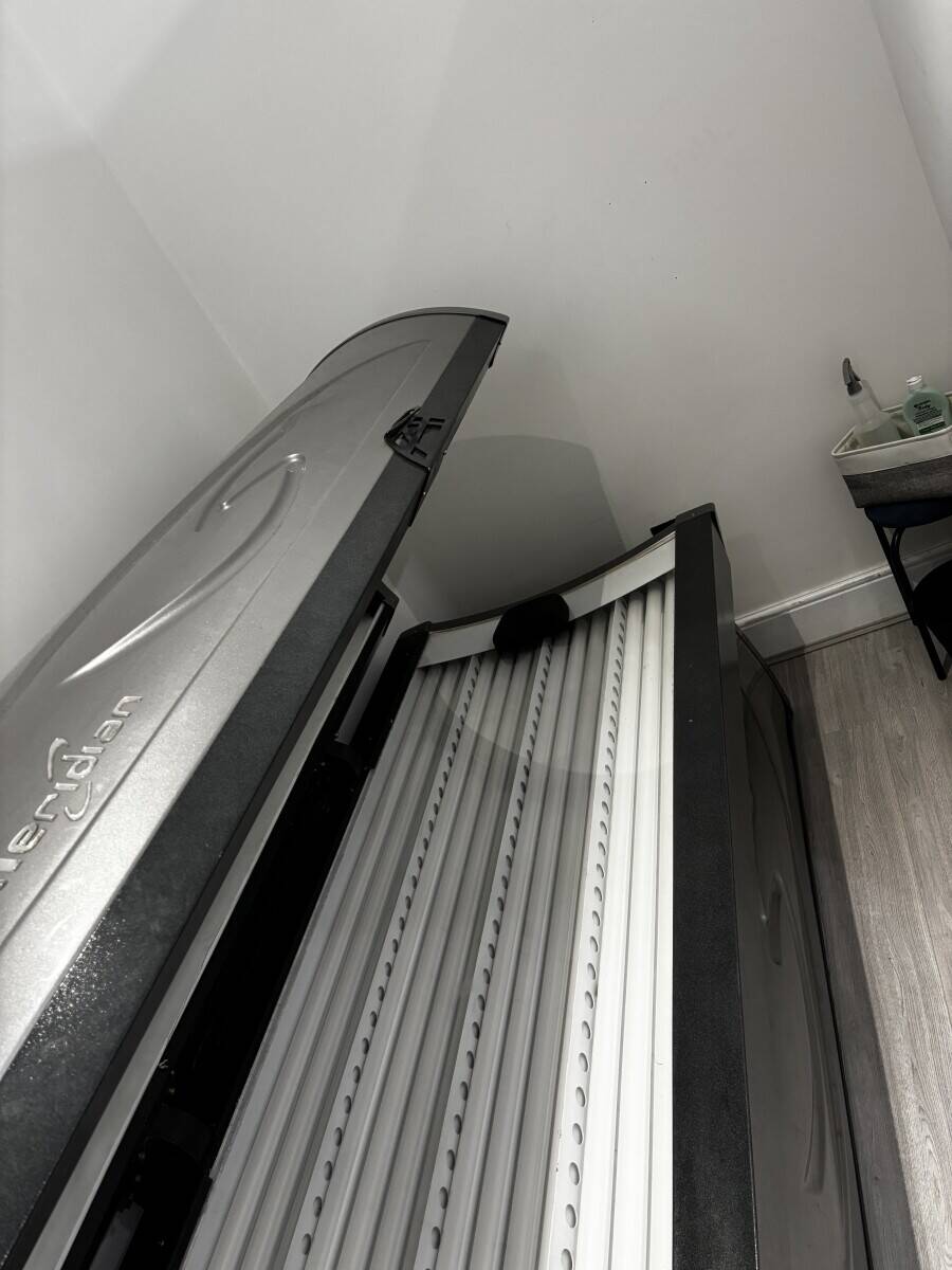 Oxford Blonde Hairdressers, Liverpool Photo 2