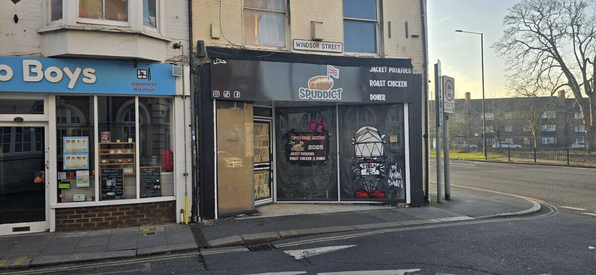 High Footfall Takeaway Shop near Uxbridge Station for Sale, Fully Equipped with 10-Year Lease