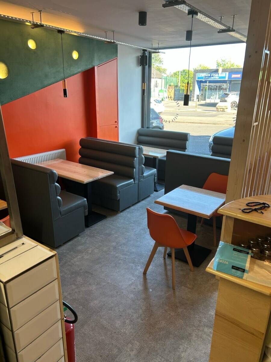 Pizza & Burgers Eat-in and Takeaway in Sought-after Location