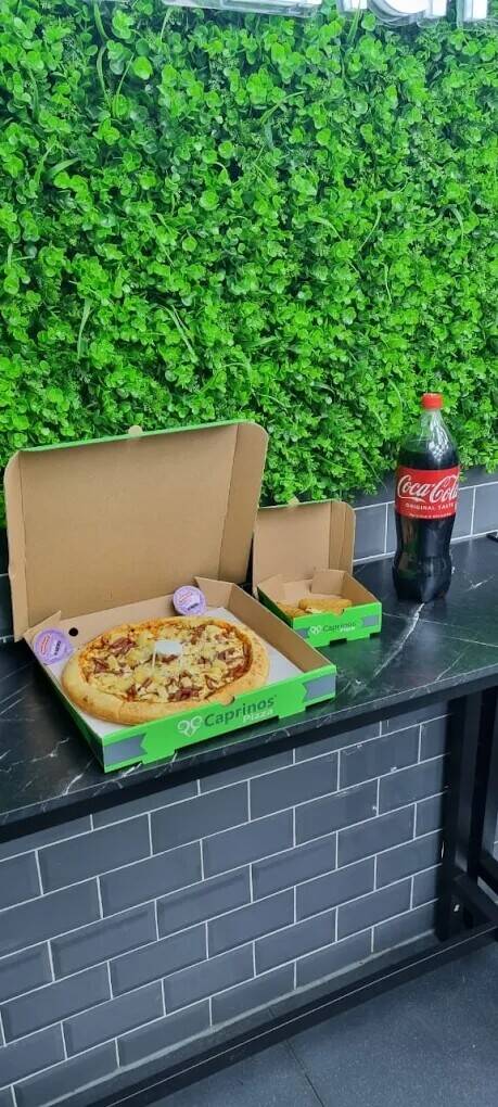 Popular Caprinos Pizza Havant Franchise for Sale – Prime Location, Loyal Customer Base, Halal & Vegan Menu