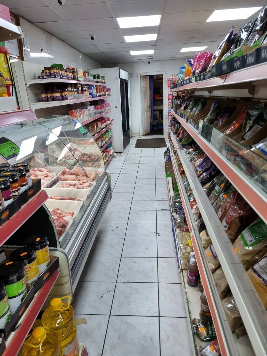 Grocer and meat shop Photo 2