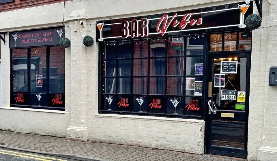 Cocktail and Music Bar in LLangollen for sale Photo 1