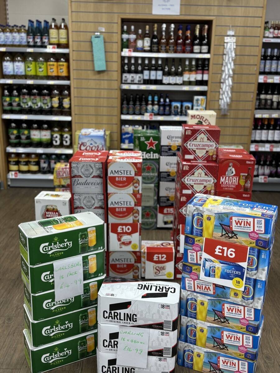 Busy off license shop for sale Photo 1