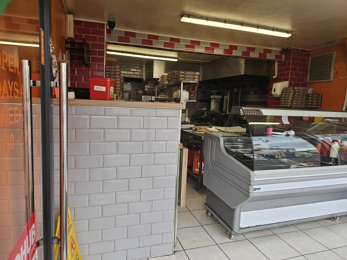 Pizza and peri peri chicken takeaway 